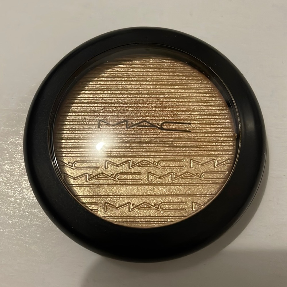 Mac Extra Dimension Skinfinish - Whisper of Gilt 💫🧁